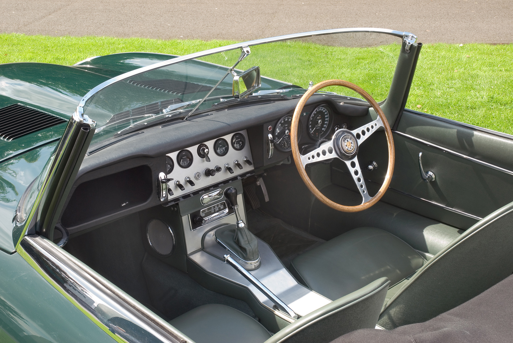 1961 Jaguar E-Type Roadster 850003 77RW